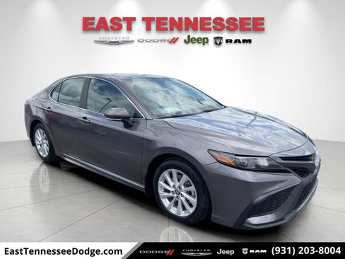 Used 2024 Toyota Camry SE FWD image 1