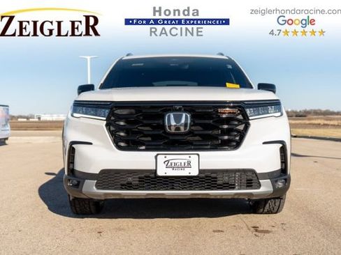 Used 2024 Honda Pilot TrailSport image 2