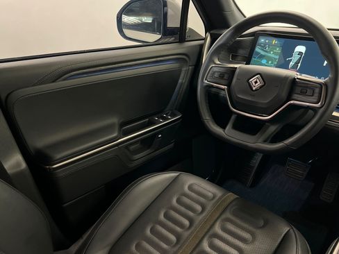 Used 2025 Rivian R1S Adventure Dual AWD/4WD image 11