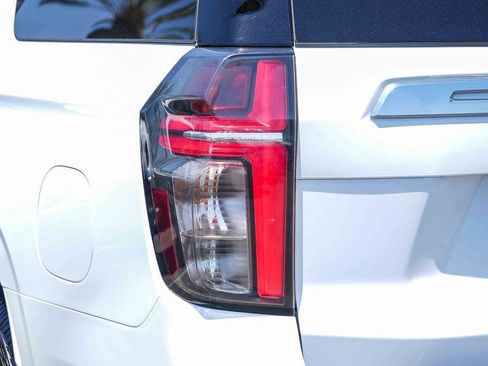 Used 2024 Chevrolet Suburban Premier RWD image 11