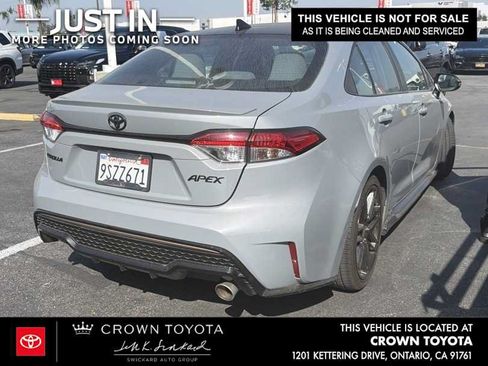 Used 2022 Toyota Corolla SE FWD image 2
