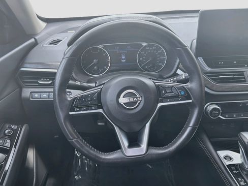 Used 2023 Nissan Altima 2.5 SL FWD image 18