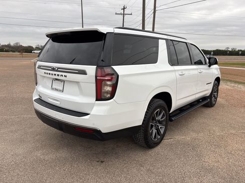 Used 2022 Chevrolet Suburban Z71 w/ Luxury Package image 5