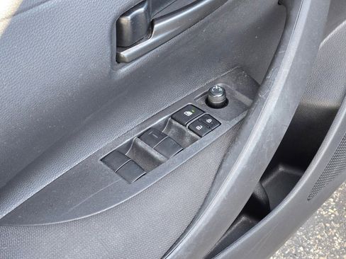 Used 2025 Toyota Corolla LE image 17