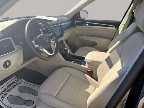 Used 2023 Volkswagen Atlas SE w/ Panoramic Sunroof Package image 5