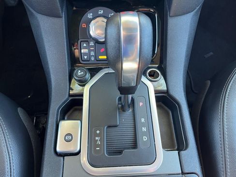 Used 2013 Land Rover LR4 HSE image 25