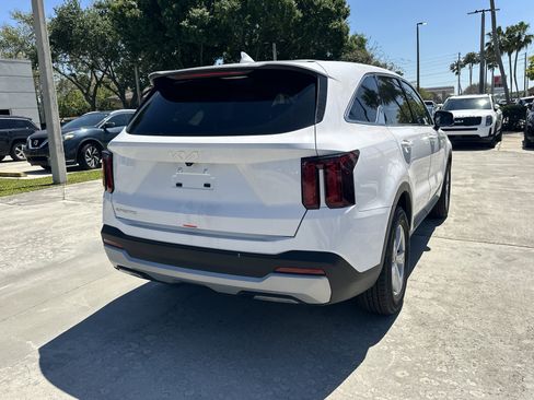 New 2026 Kia Sorento LX FWD image 6