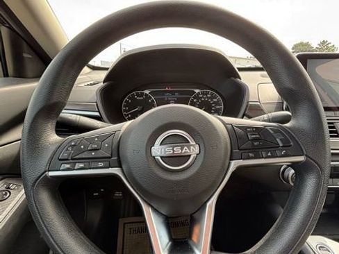 Used 2024 Nissan Altima 2.5 SV image 22