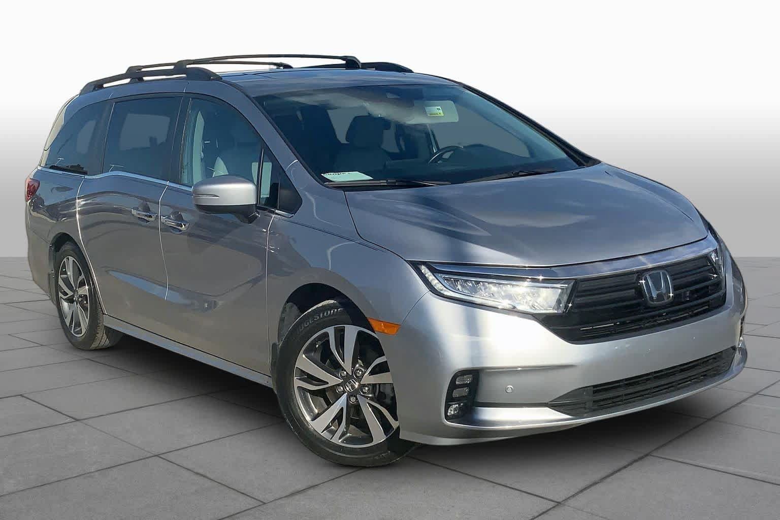 Used 2023 Honda Odyssey Touring image 3