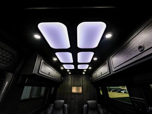 Used 2025 Mercedes-Benz Sprinter 3500 image 73