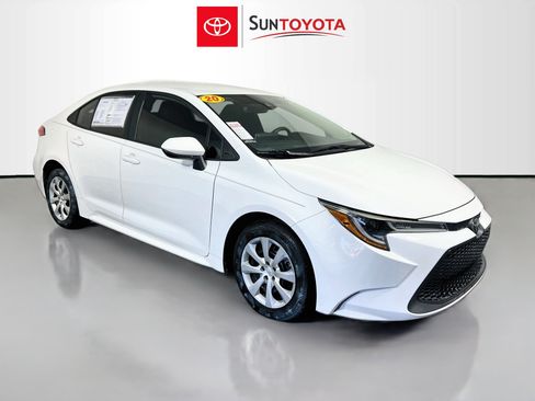 Used 2020 Toyota Corolla LE FWD image 1