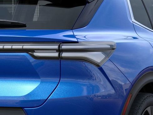 New 2026 Chevrolet Equinox EV LT image 11