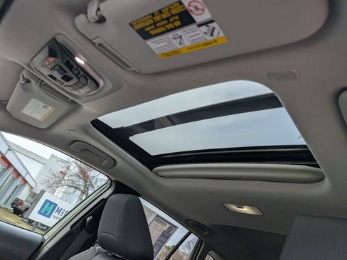 Used 2025 Toyota Corolla Cross LE w/ Moonroof Package image 19