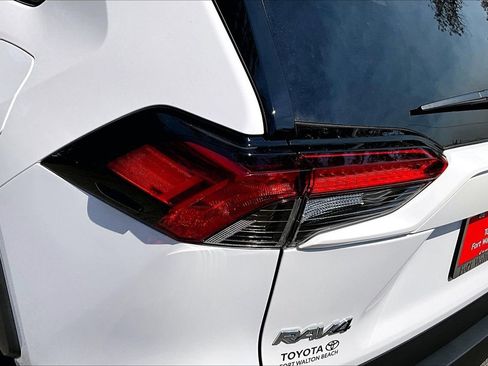 Used 2025 Toyota RAV4 XLE w/ Convenience Package image 20