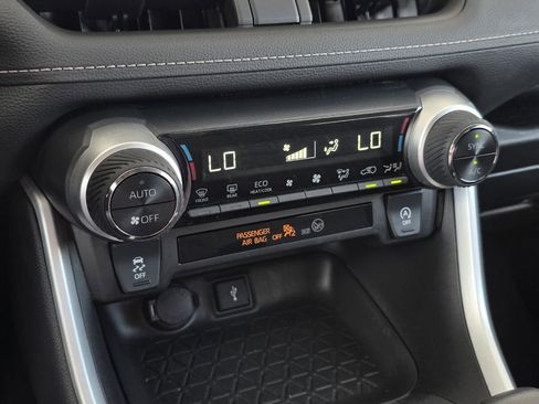 Used 2022 Toyota RAV4 XLE w/ Convenience Package image 16