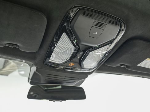 Used 2024 BMW X7 xDrive40i w/ M Sport Package AWD/4WD image 24