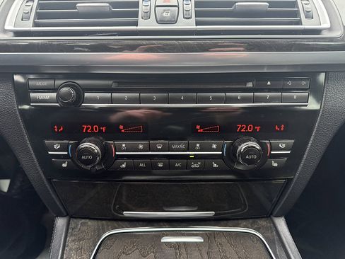 Used 2013 BMW 750Li image 28