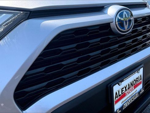 Used 2023 Toyota RAV4 LE AWD/4WD image 28