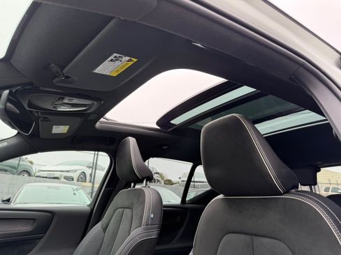 Used 2023 Volvo XC40 Recharge Plus AWD/4WD image 19