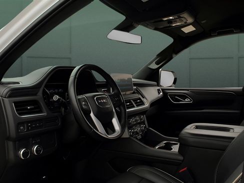 Used 2021 GMC Yukon XL SLT image 14