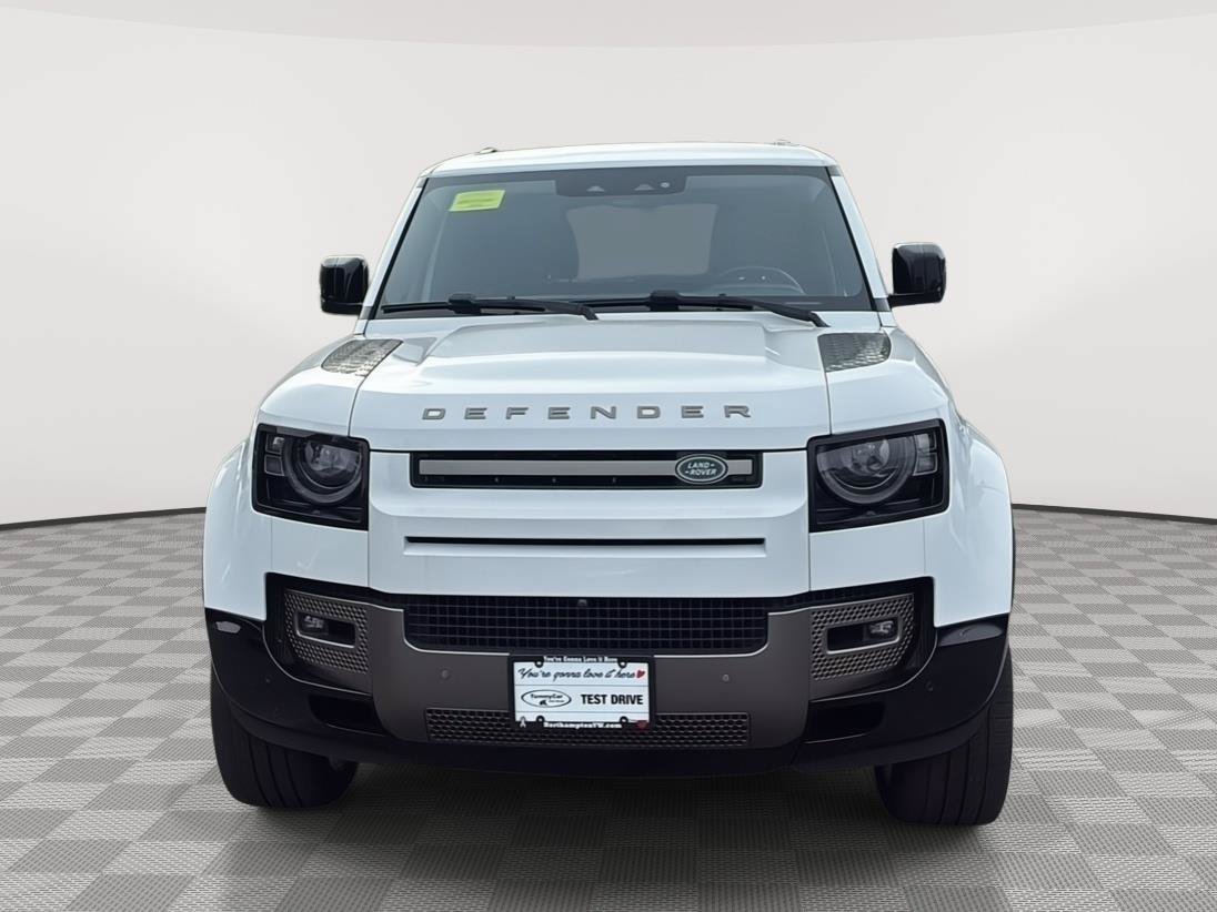 Used 2024 Land Rover Defender 110 X-Dynamic SE AWD/4WD image 2