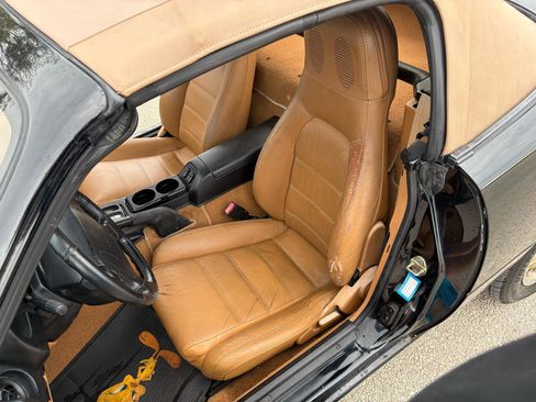 Used 1995 MAZDA MX-5 Miata RWD image 36