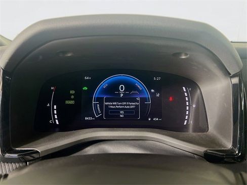 Used 2025 Toyota Camry SE image 14