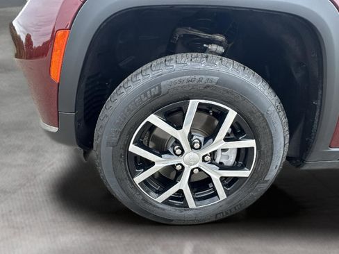 Used 2025 Jeep Grand Cherokee L Limited image 22