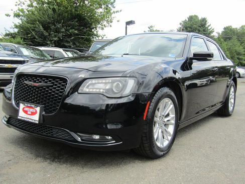 Used 2021 Chrysler 300 S RWD image 3