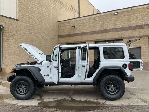 Used 2023 Jeep Wrangler Unlimited Sport image 36