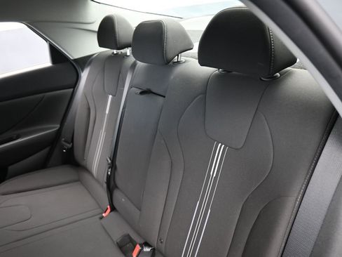 Used 2022 Hyundai Elantra SEL w/ Convenience + Premium Package image 30