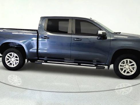 Used 2021 Chevrolet Silverado 1500 LT AWD/4WD image 10