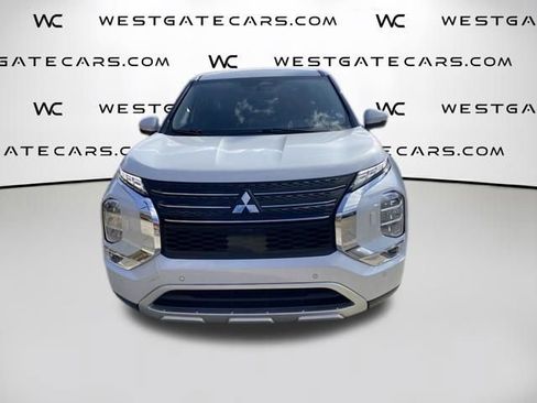 Used 2024 Mitsubishi Outlander SE image 11