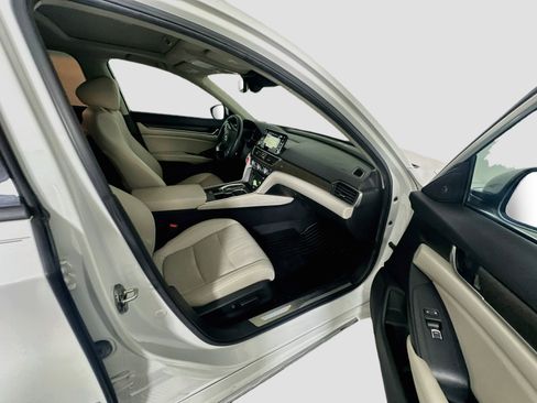 Used 2019 Honda Accord Touring image 31
