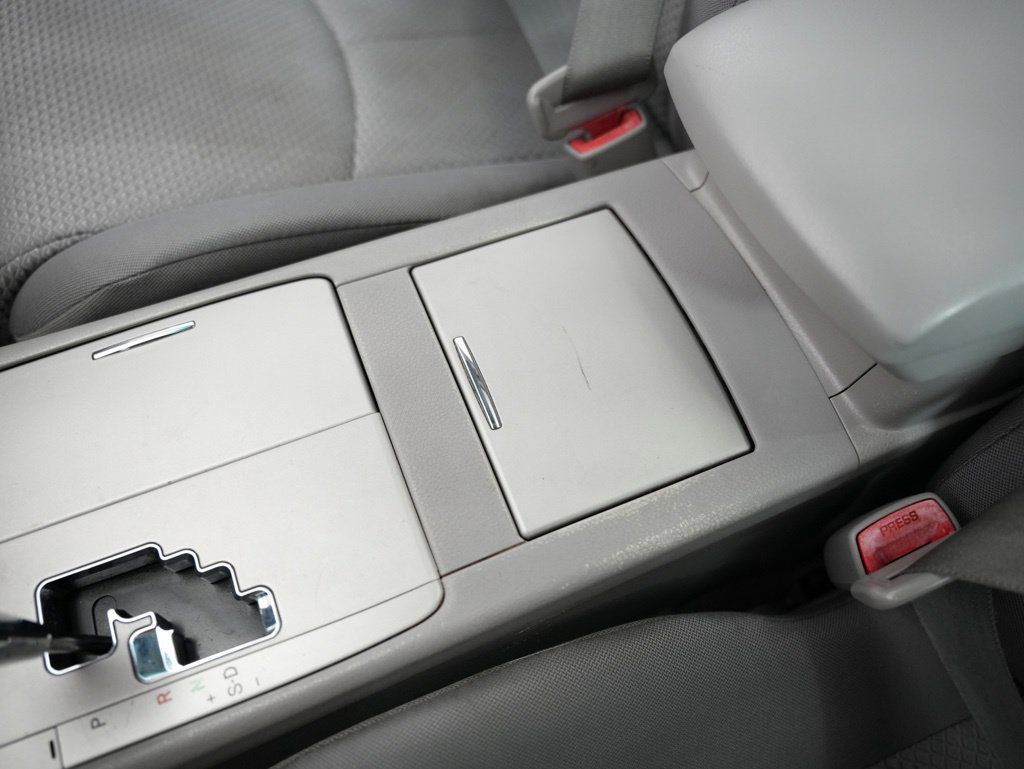Used 2011 Toyota Camry SE w/ SE Extra-Value Pkg #1 FWD image 29