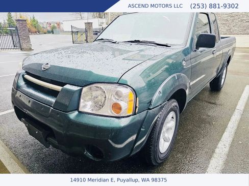 Used 2001 Nissan Frontier XE image 1
