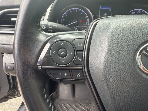 Used 2022 Toyota Camry SE FWD image 19