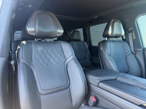 Used 2026 INFINITI QX80 Autograph w/ Premium Cargo Package AWD/4WD image 16