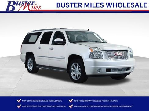 Used 2011 GMC Yukon XL Denali image 1