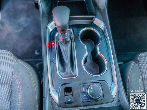 Used 2021 Chevrolet Traverse LT image 26