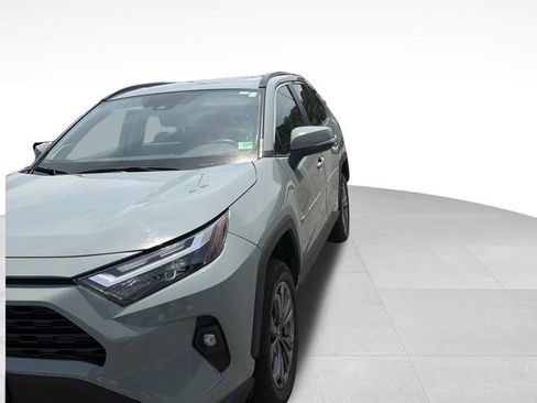 Used 2022 Toyota RAV4 XLE Premium AWD/4WD image 15