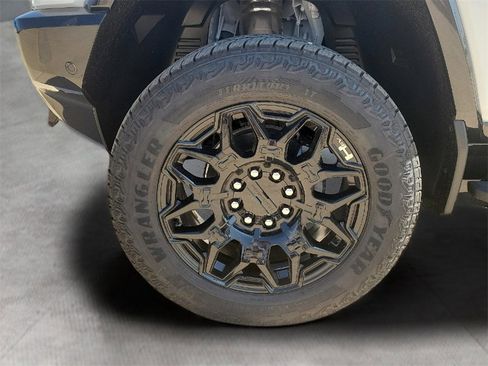 New 2025 GMC Hummer EV 2X image 25