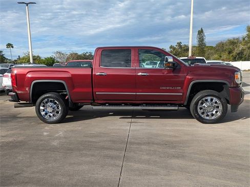 Used 2017 GMC Sierra 2500 Denali w/ Duramax Plus Package image 4