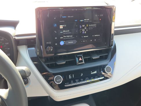 Certified 2025 Toyota Corolla SE image 22