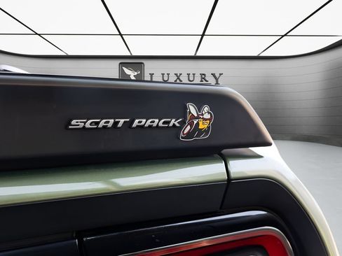 Used 2021 Dodge Challenger R/T Scat Pack RWD image 19