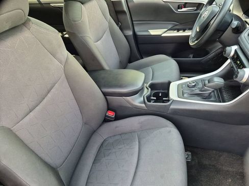 Used 2025 Toyota RAV4 XLE AWD/4WD image 30