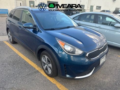 Used 2018 Kia Niro LX FWD image 2