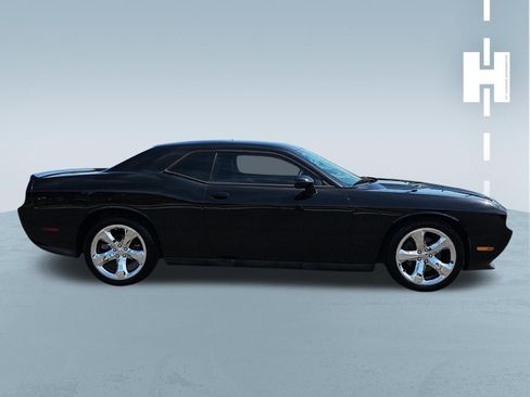Used 2014 Dodge Challenger SXT Plus RWD image 3