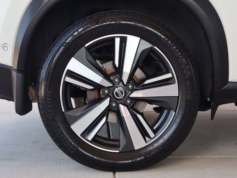 Used 2021 Nissan Rogue Platinum AWD/4WD image 12