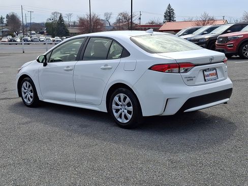 Used 2020 Toyota Corolla LE image 4